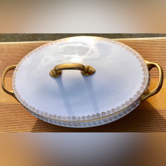 Vintage Early 1900s OLD ABBEY LIMOGES France Lidded Gold Trim Vegetable Bowl - Picture 10 of 10